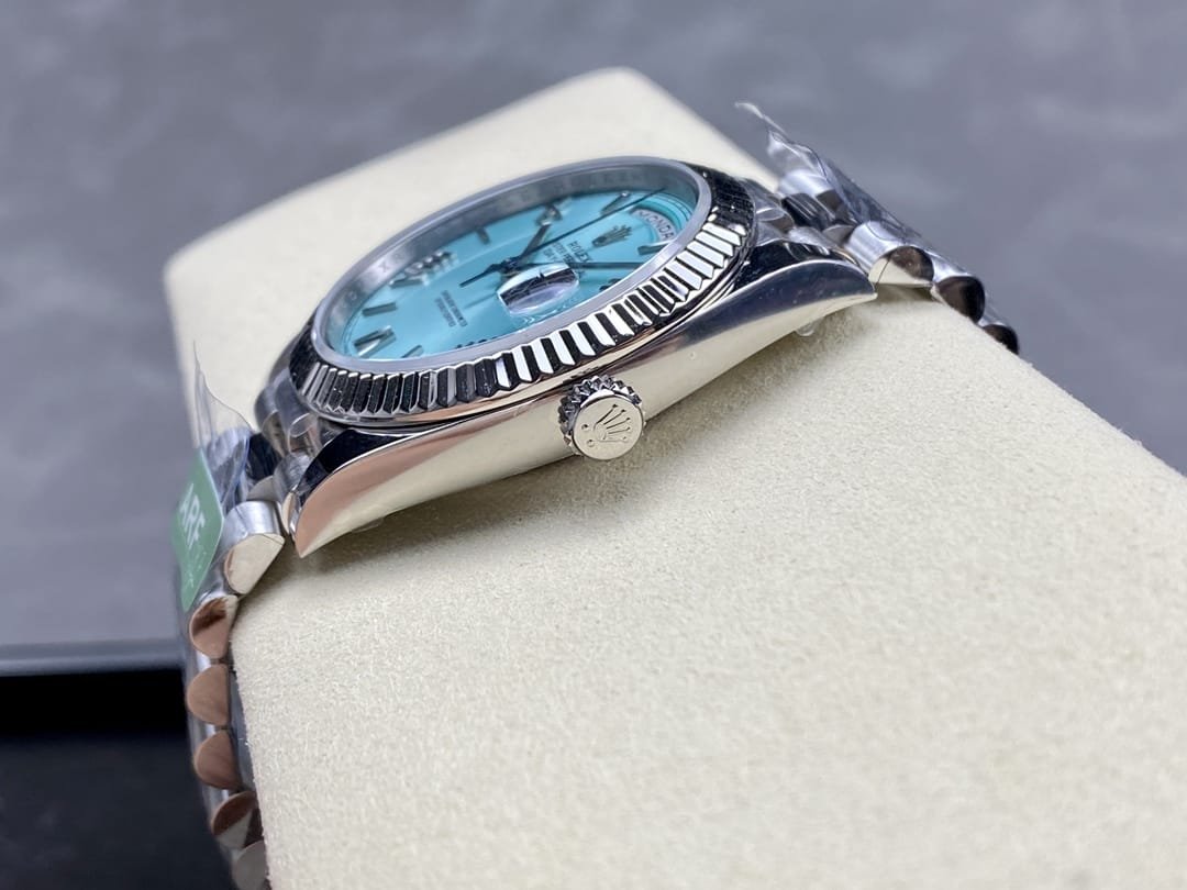 Rolex Day-Date 40 President Platinum Ice Blue Roman Dial M228236-0012 ARF - Image 4