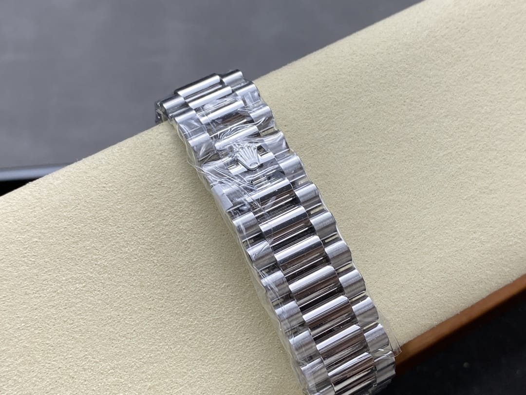 Rolex Day-Date 40 President Platinum Ice Blue Roman Dial M228236-0012 ARF - Image 3