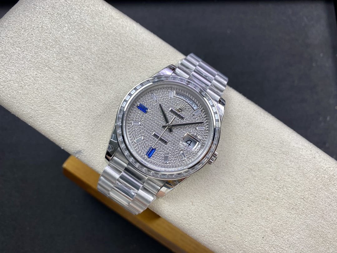 Rolex Day-Date 40 President White Gold Diamond Paved Dial with Sapphires M228349RBR-0036 - Image 7