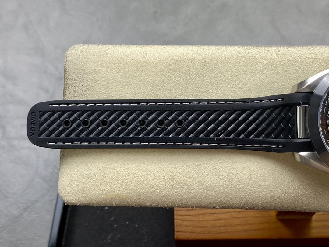 Omega Watch Seamaster Aqua Terra 150M 43mm titanium on rubber strap 220.92.43.22.99.001 - Image 5