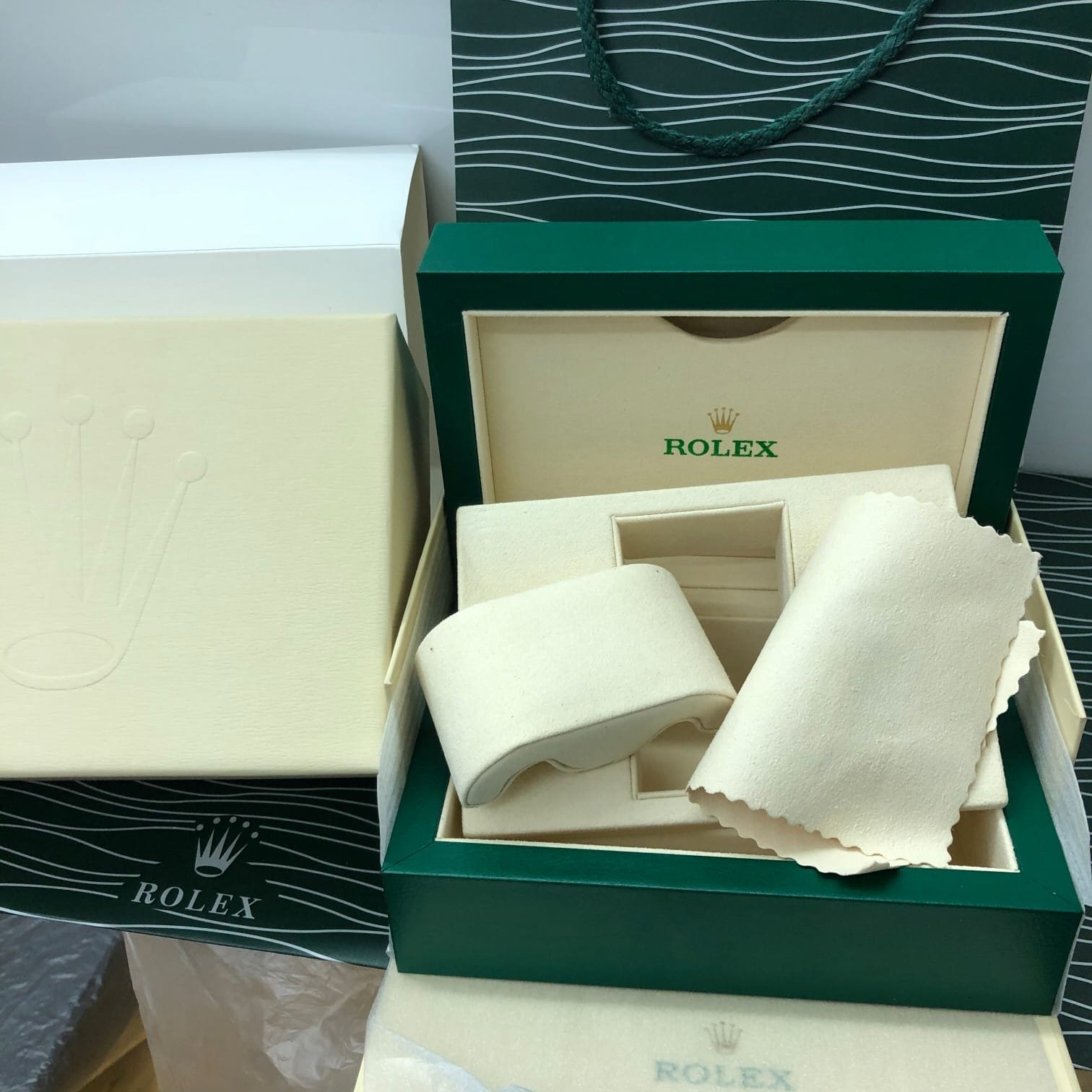 fake rolex replica watch boxes & papers set