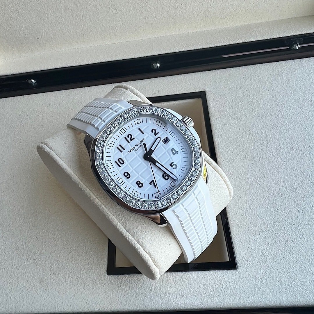 Fake Patek Philippe Replica Watch Aquanaut Luce Stainless Steel White Dial Diamond Bezel 5267/200A-010