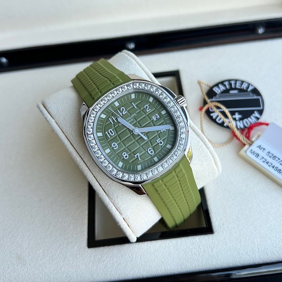Fake Patek Philippe Replica Watch Aquanaut Luce Stainless Steel Green Dial Diamond Bezel 5267/200A-011