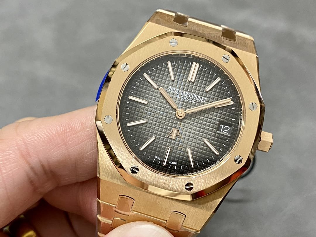 Fake Audemars Piguet Replica Watch Royal Oak 16202OR OO 1240OR 02 wsxc1734469596319 2
