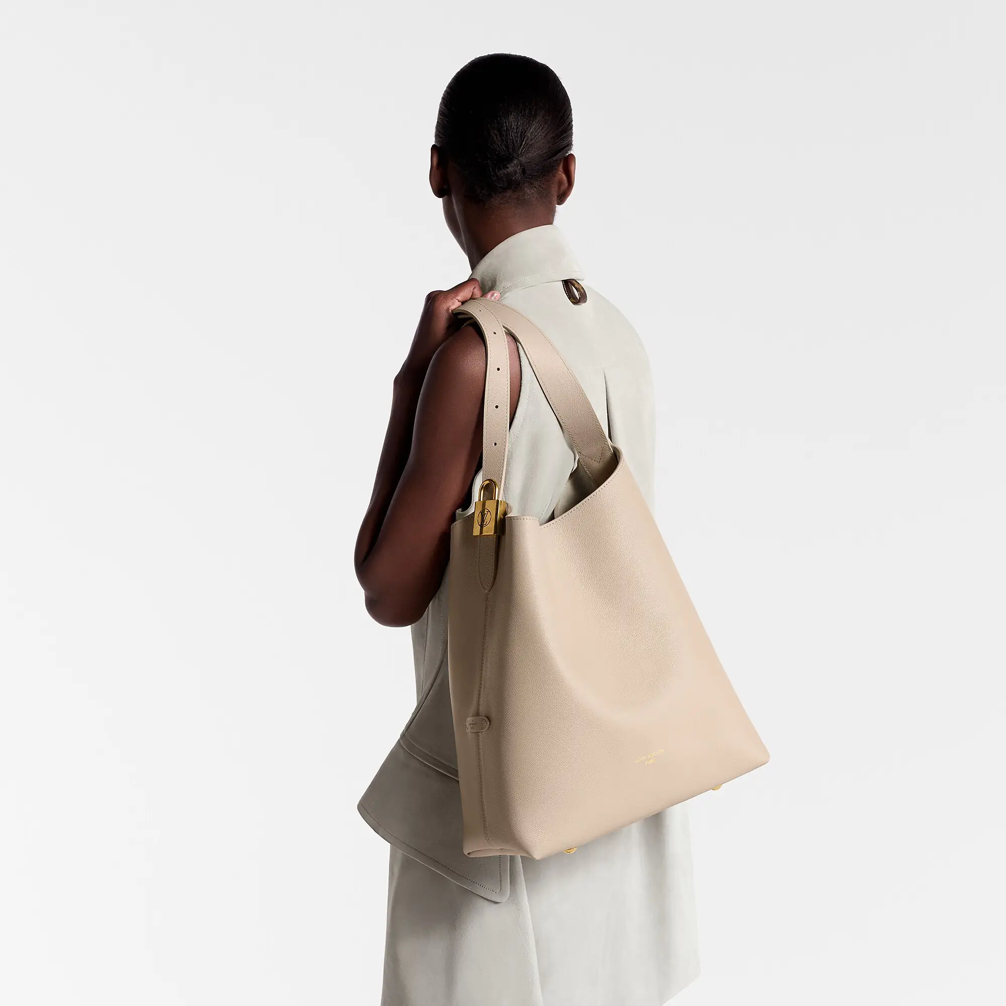 LV Replica louis vuitton low key hobo mm M25022 PM1 Cropped worn view